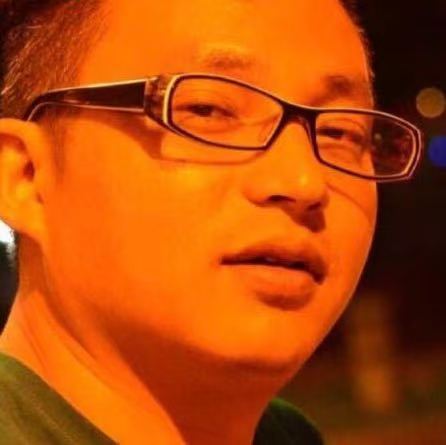 李新华
