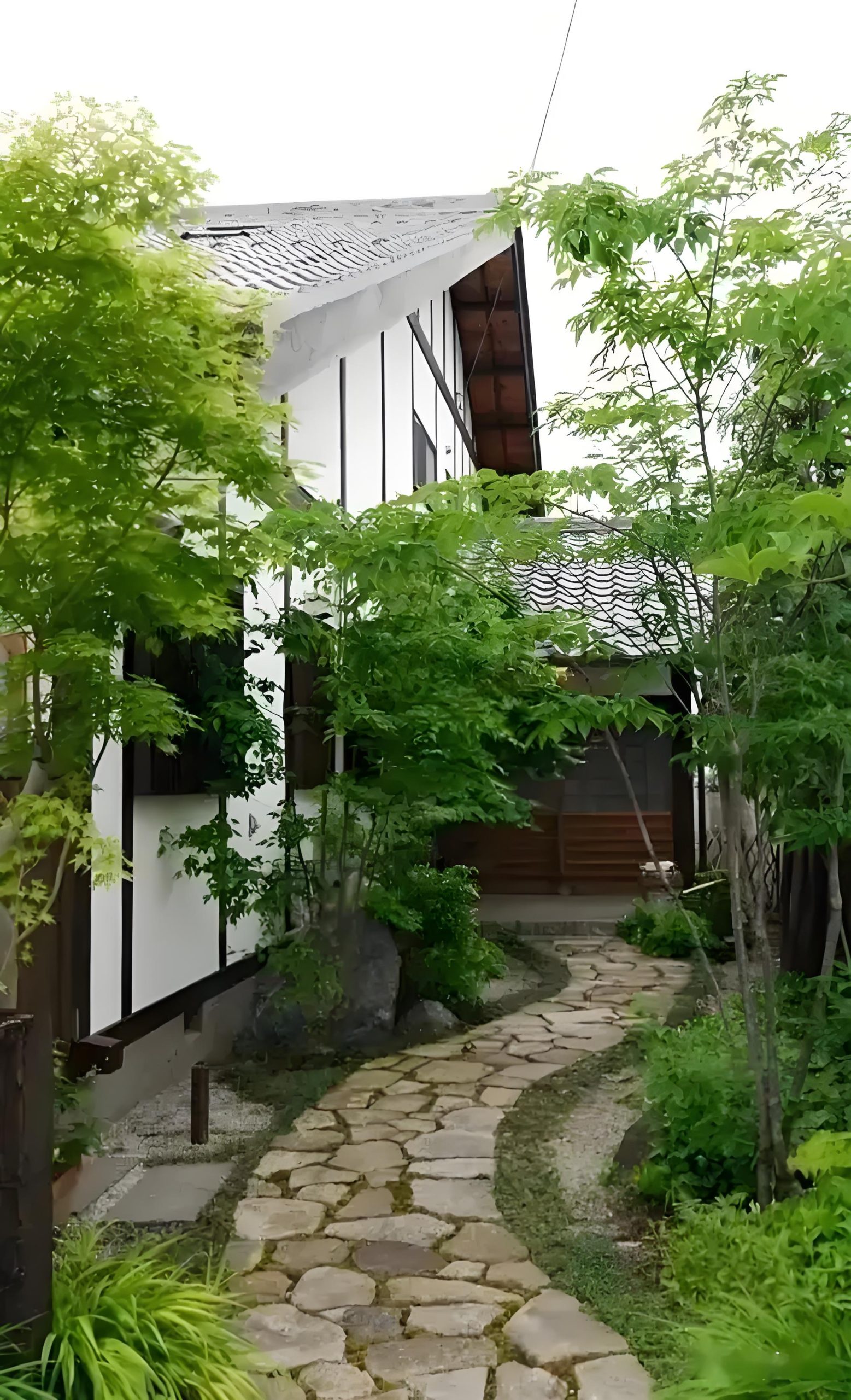 乡村文旅：百亩荒草，不如一亩花开。